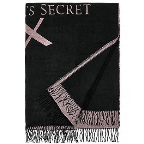 NWT Victoria's Secret Fringe Blanket - Picture 2 of 3